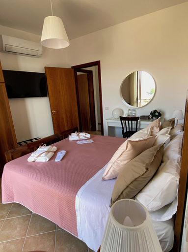 Bedroom 2, Nonna Felicia B&B, Potenza