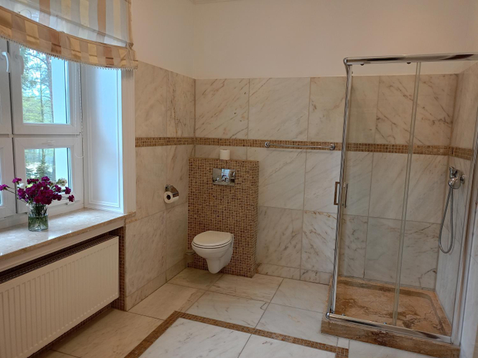 Bathroom 4, Oficerski Yacht Club, Augustów