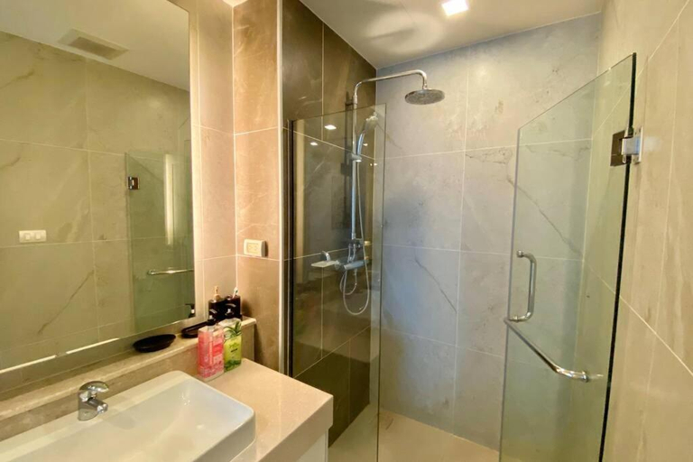 Bathroom 7