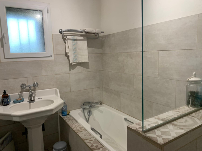 Bathroom, BROSSARD, Vaucluse