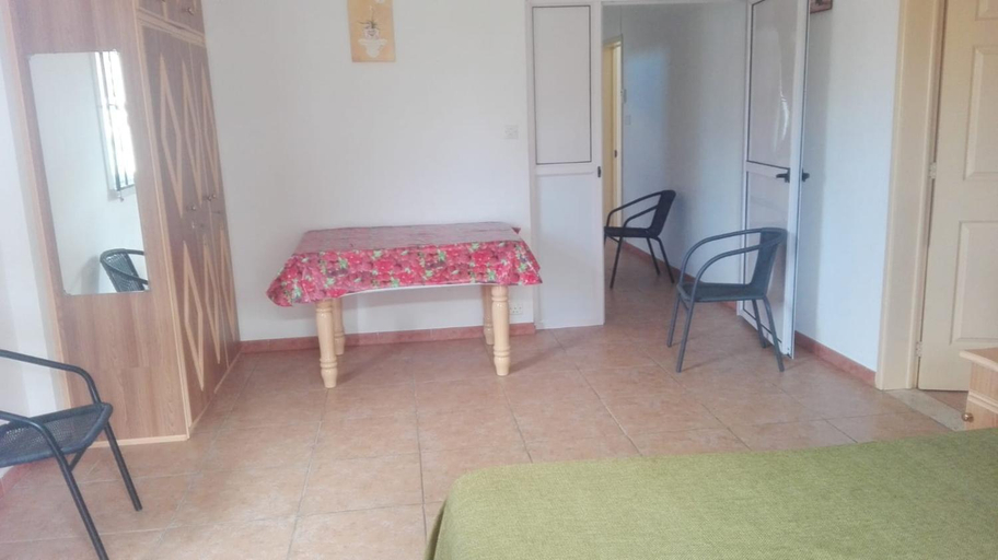 Others 4, Dodo Villa