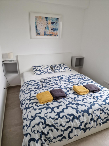 Bedroom 2, Sea and rock, Vir