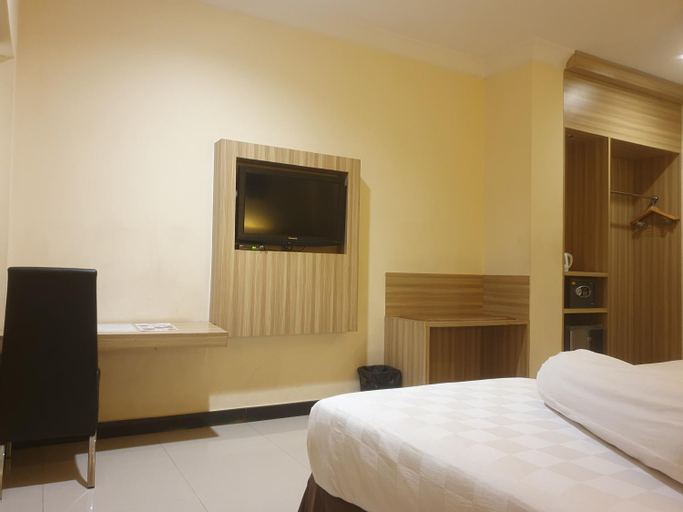Bedroom 13