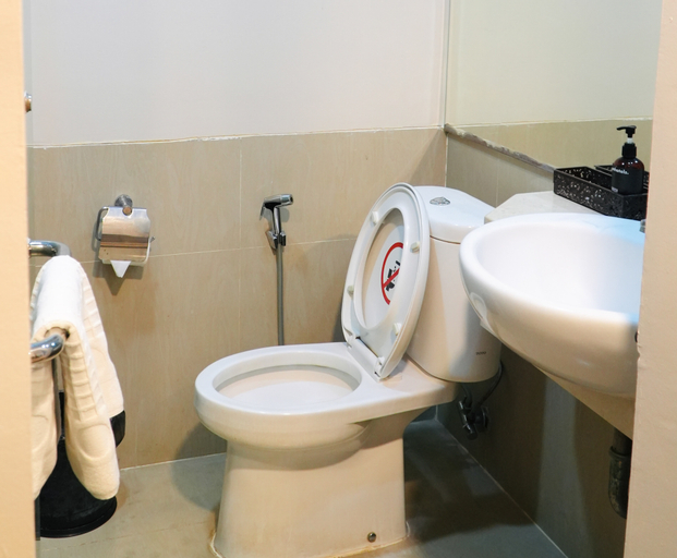 Bathroom 28