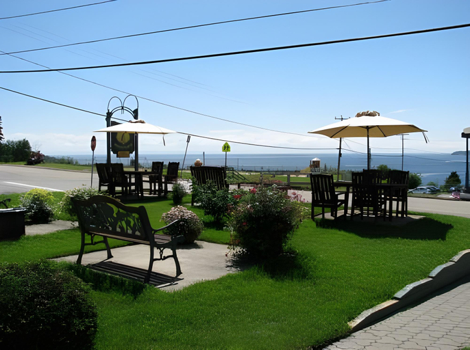 Others 4, Hotel Le Pionnier, La Haute-Côte-Nord