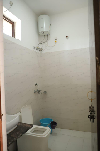 Bathroom 3, Radha Madhav Ashram Vrindavan, Mathura