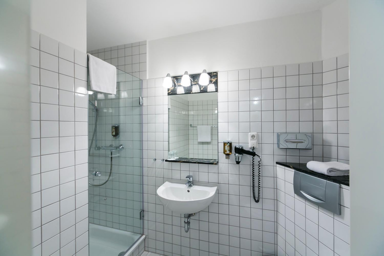 Bedroom 3, Wald & Golfhotel Lottental, Bochum