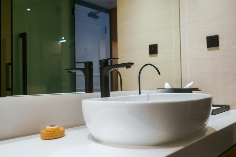 Bathroom 28