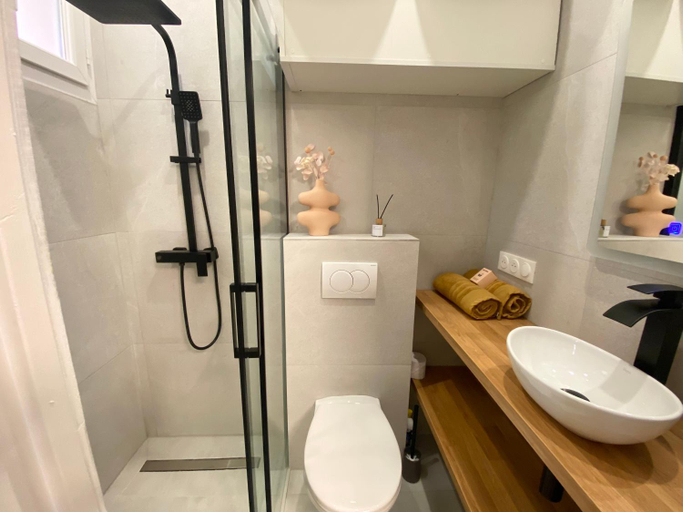 Others 5, Appartements neuf - Frontiere de Monaco - clim - WIFI, Alpes-Maritimes