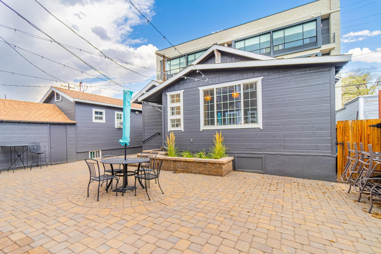 Stylish 2-Bedroom walking distance to Downtown, Washoe