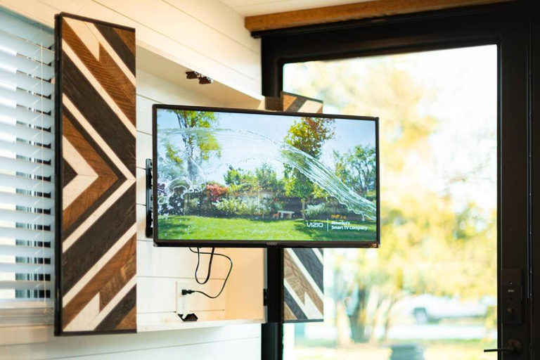 Others 5, The Stable Tiny Container Home-12 min to Magnolia, McLennan