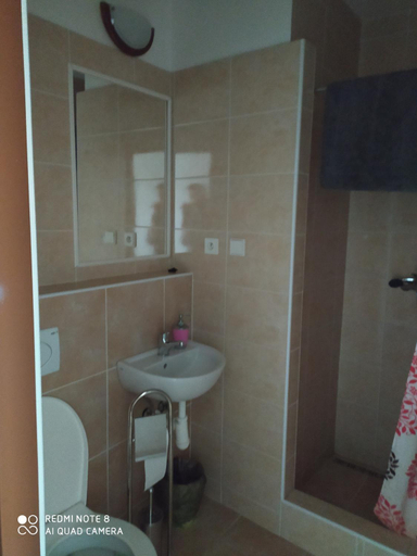 Bathroom 3, Breclav centrum - U Prazaka, Břeclav