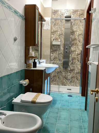 Bathroom 4, Nonna Felicia B&B, Potenza