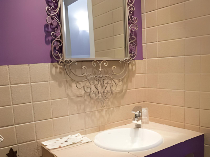 Bathroom 3, Hotel Valdelinares (Soria), Soria