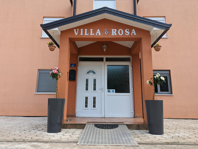 Others 3, Villa Rosa, Umag