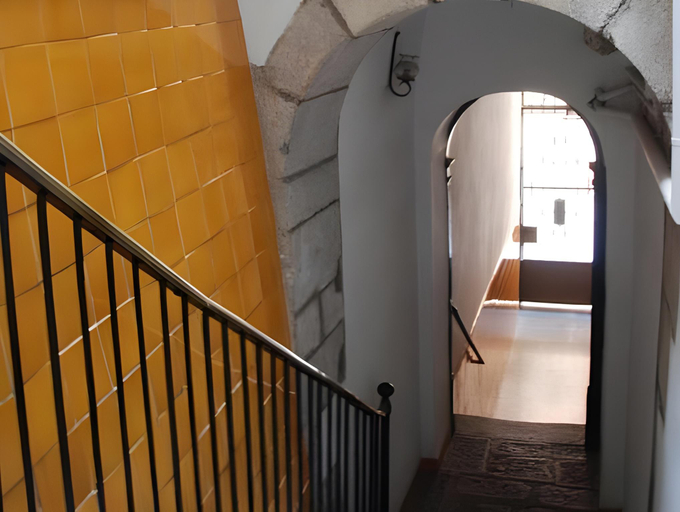 Others 4, Pensio Viladomat, Girona