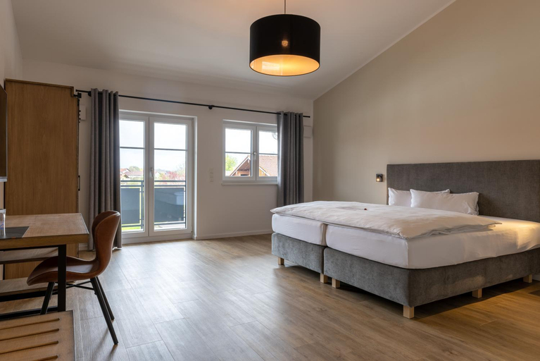 Others 3, Hotel Baumann, Miesbach