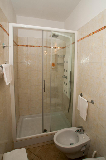 Bathroom 4