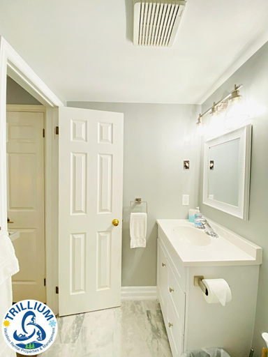 Bedroom, Slopeside Blue Mountain Condo - Wifi, Linens/Towels, Ski In/Out, Grey