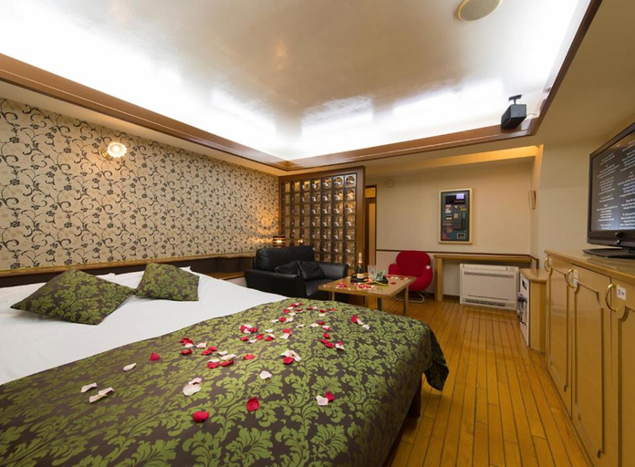 Bedroom 6