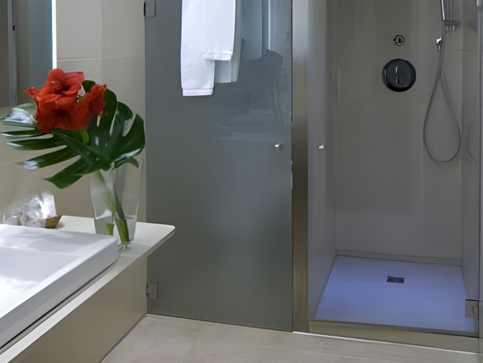 Bathroom 2, Hotel del Carme, Lleida