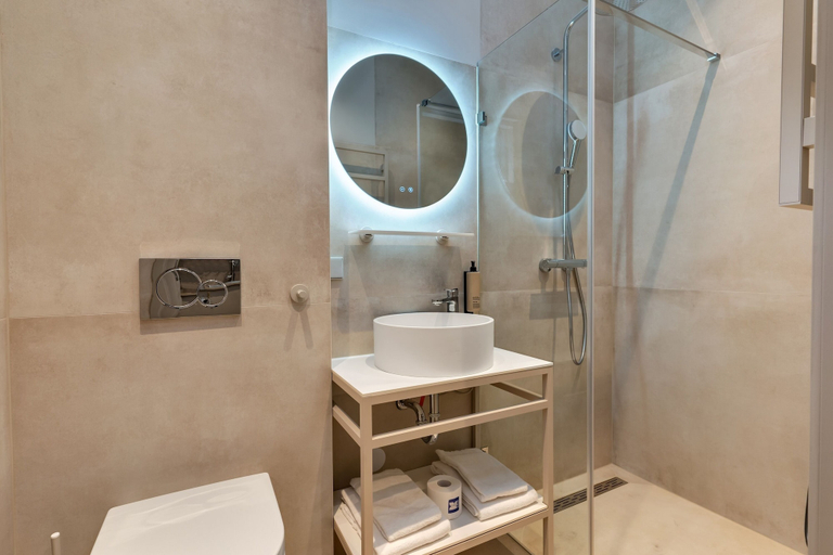 Bathroom 5, Hotel Kobalt, The Hague