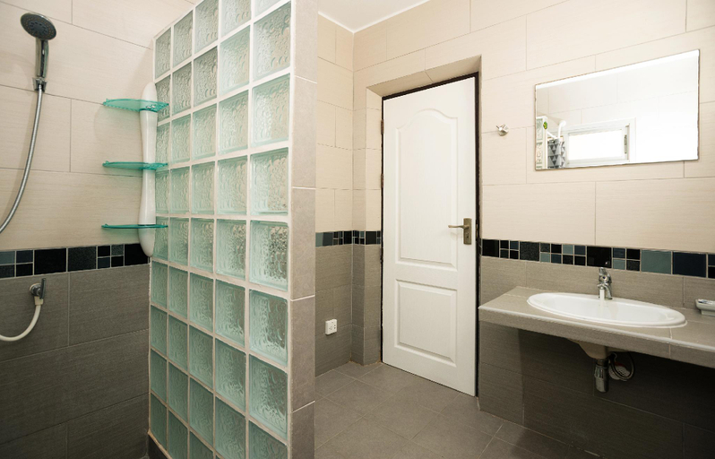 Bathroom 2, T.W. Marina Pool Villa Pattaya, Pattaya
