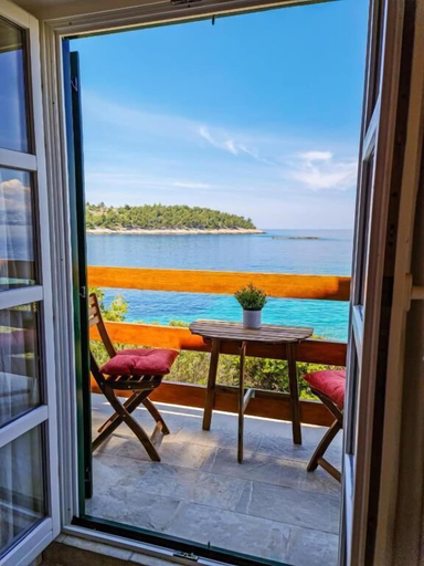 Others 4, Villa Insula, Vela Luka