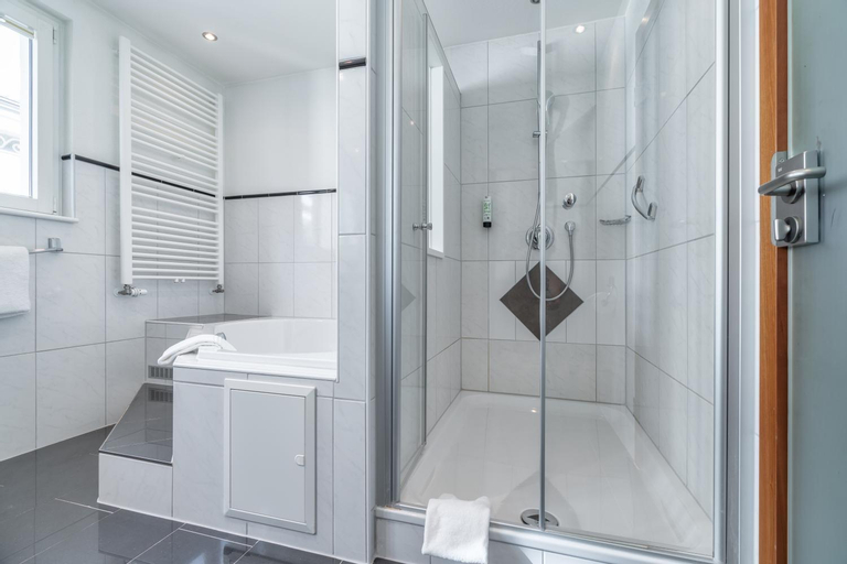 Bathroom 9