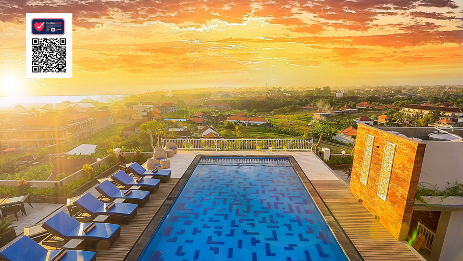 Swimming Pool 13