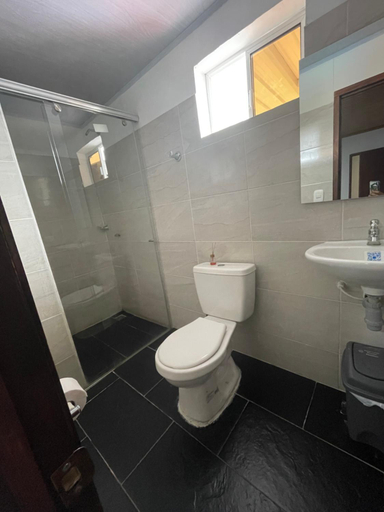 Bathroom 3, HOTEL DESCANSO INN VILLAVICENCIO, Villavicencio