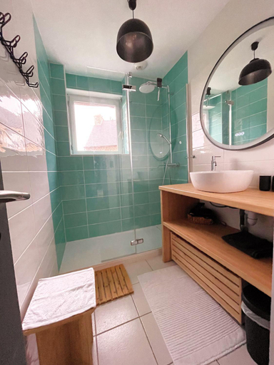 Bathroom, Chambres d'hotes vive l'instant a Saint-Helen, Côtes-d'Armor