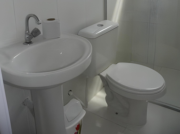Bathroom 3, Hospedaria Integração Ipiranga, São Paulo