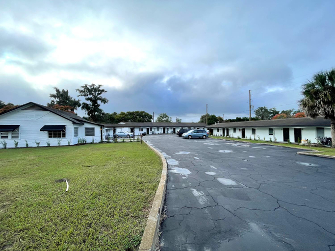 Others 5, Deland Motel, Volusia