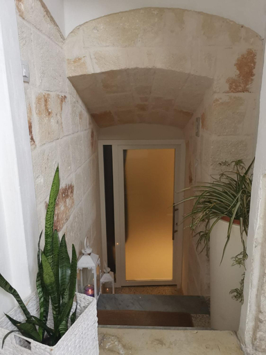 Others 5, Indelli holiday rooms - Il sottano, Bari
