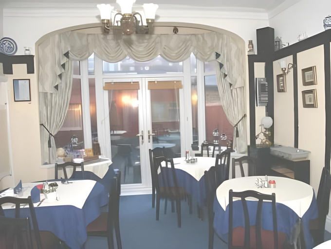 Food & Drinks 2, OLIVERS Strickley over 35 years only, Blackpool