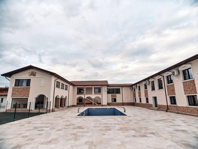 Exterior & Views 1, Pescobar Winery and Resort, Tifesti