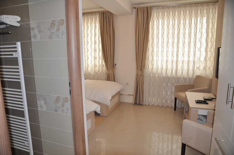 Others 5, Widder Rooms, Osijek