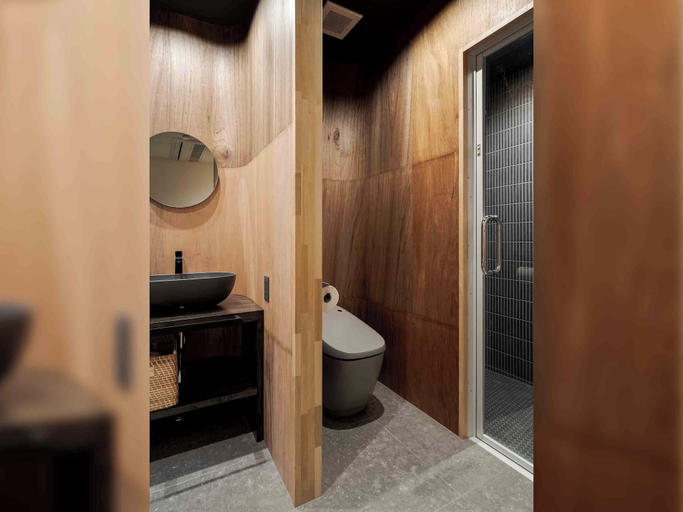 Bathroom 3, Hanasatomachi Machiya House, Takayama