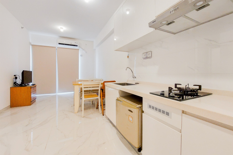 Others 4, Comfortable 2BR at Sky House BSD Apartment By Travelio, South Tangerang