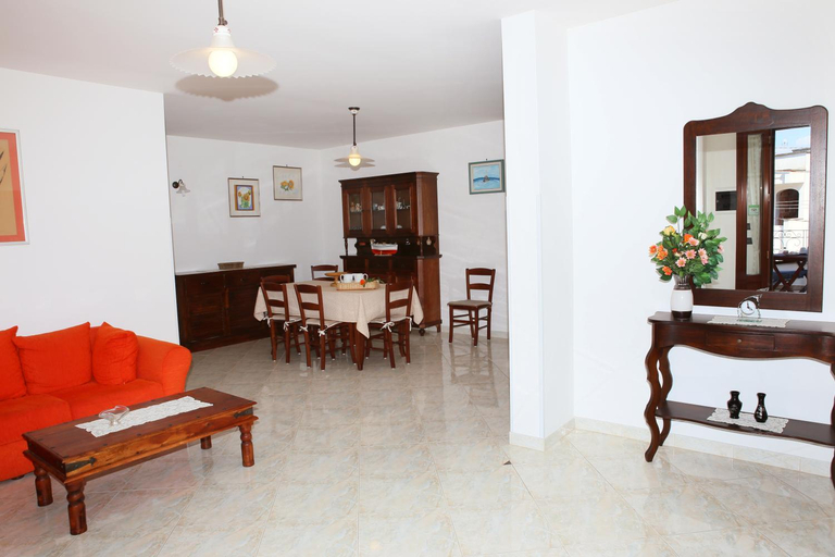 Others 2, B&B Minerva, Lecce