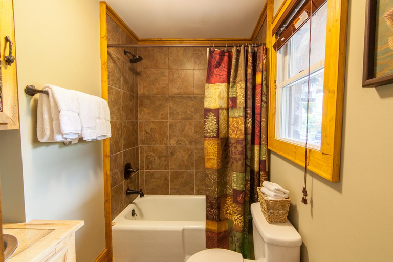 Bathroom 3, Top Of The Rock, Watauga