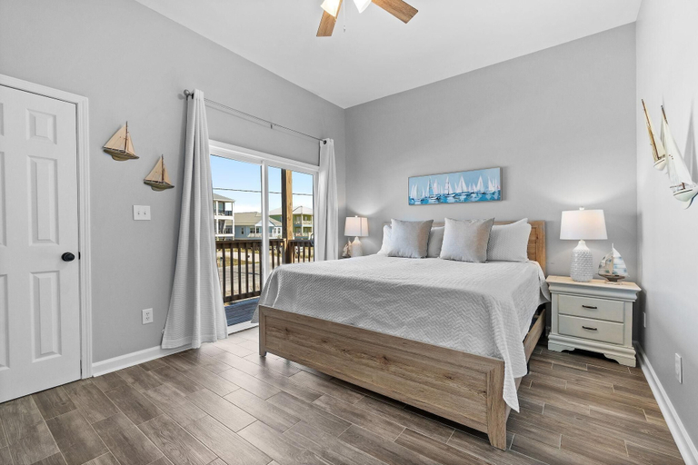 Bedroom 2, Hypnautic, Baldwin