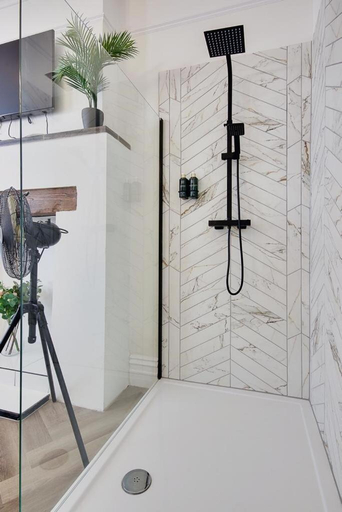 Bathroom 12