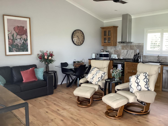 Others 4, Pericoe Retreat, Dubbo - Pt A