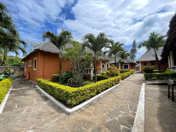 Exterior & Views 2, Diani Campsite & Cottages, Msambweni