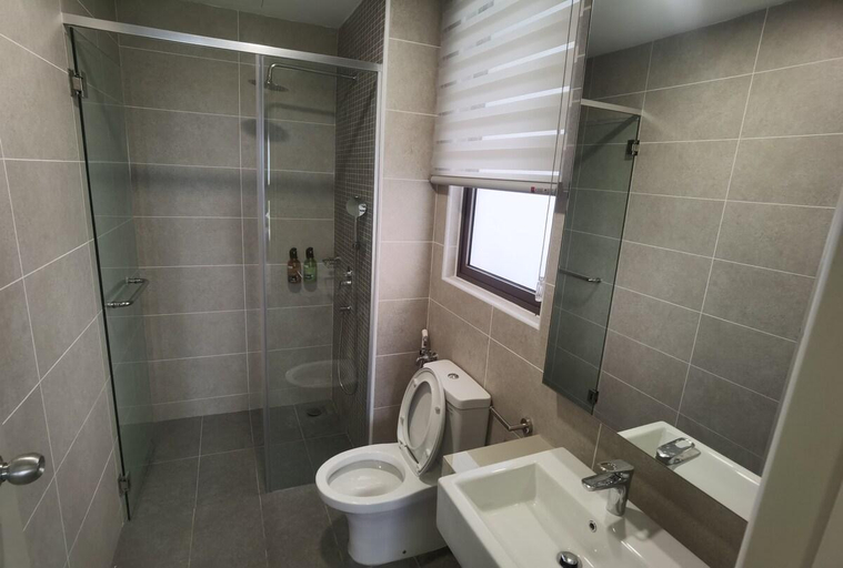 Bathroom 3, USon 2R2B Deluxe Family Suite, Malacca City