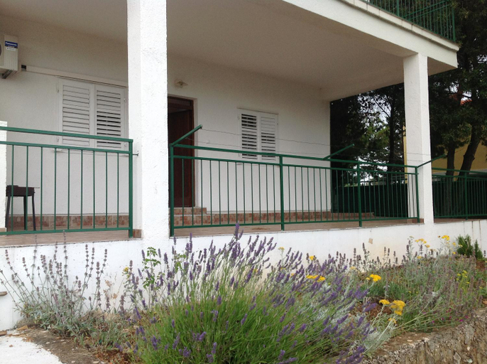 Others 3, Apartments Diana, Primošten