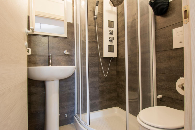 Bathroom 5, Piccolo Hotel Boutique, Rome
