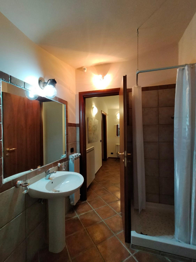 Bathroom 3, Al Boschetto, Benevento
